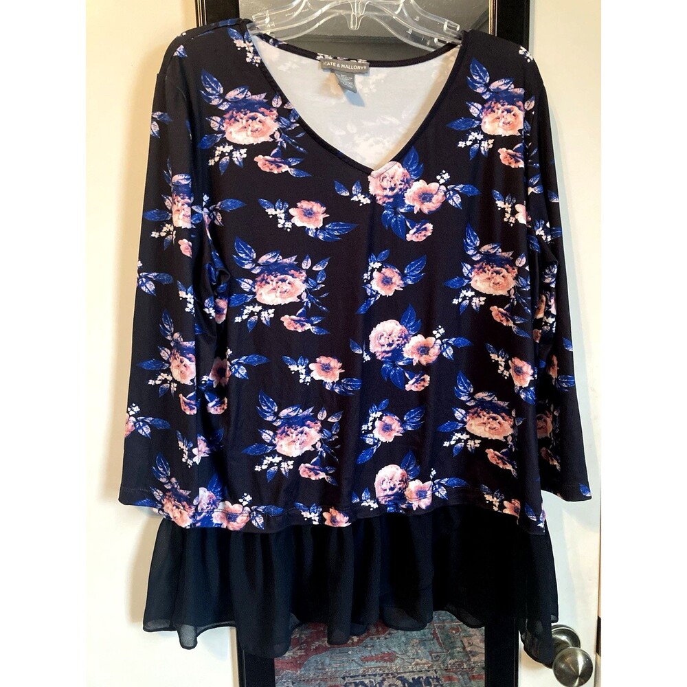Kate & Mallory Top Women’s XL Black Floral Ruffled Bottom Very Good Condition